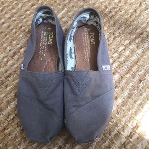 Toms shoes